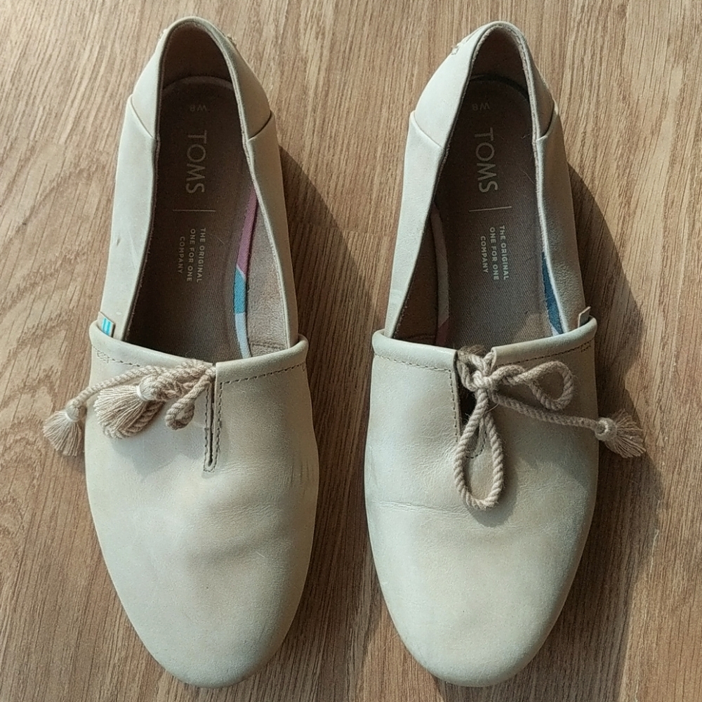 Nude soft leather Toms